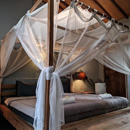 Astuti Gallery Homestay Джок'якарта Екстер'єр фото