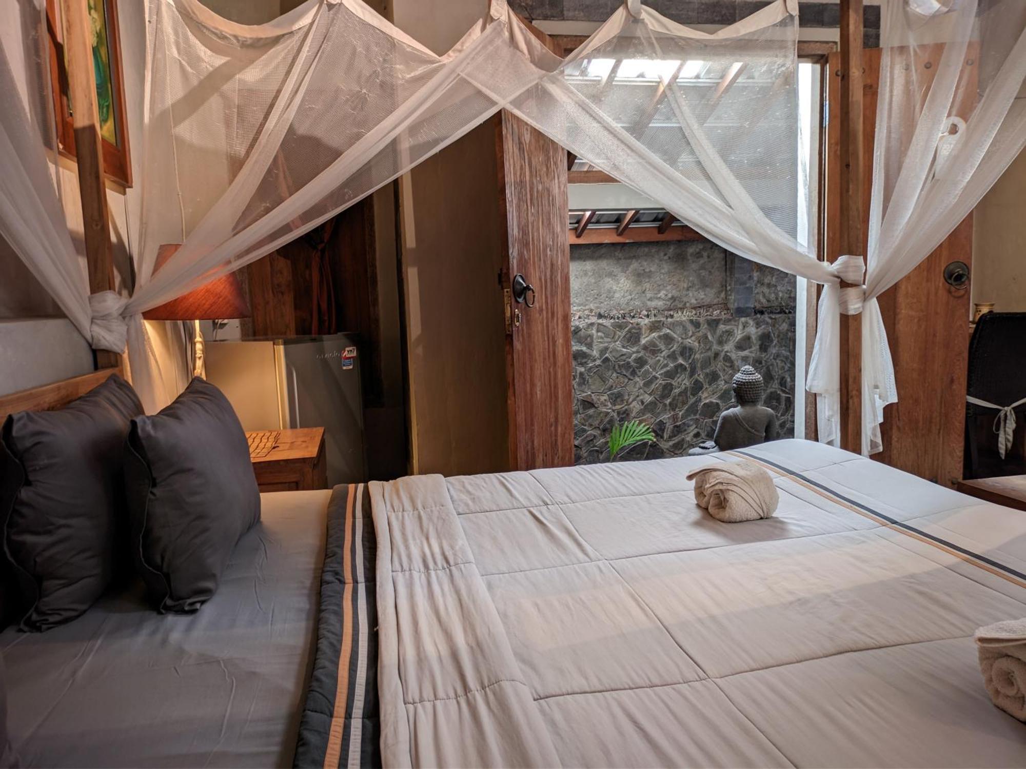 Astuti Gallery Homestay Джок'якарта Екстер'єр фото