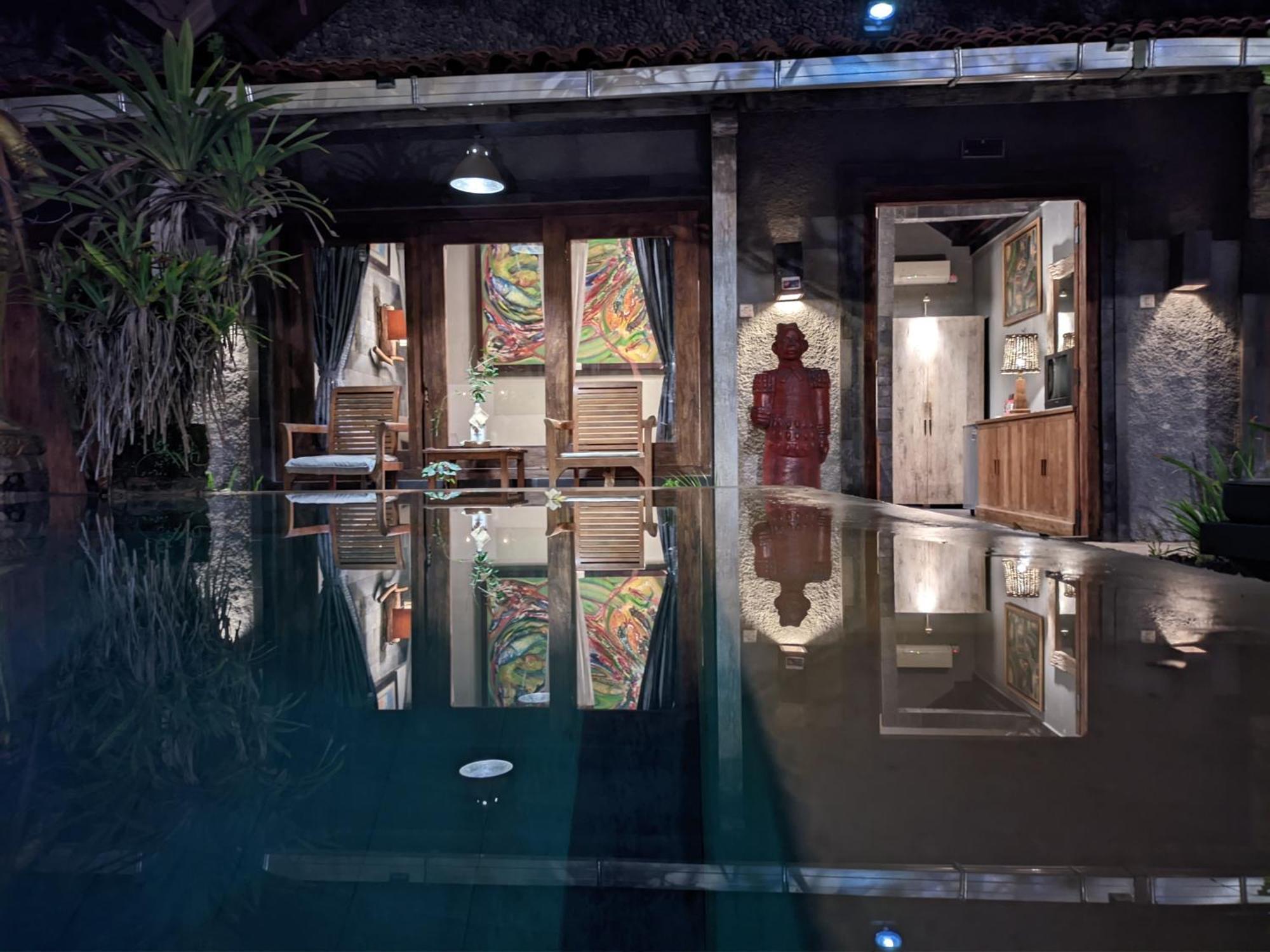 Astuti Gallery Homestay Джок'якарта Екстер'єр фото