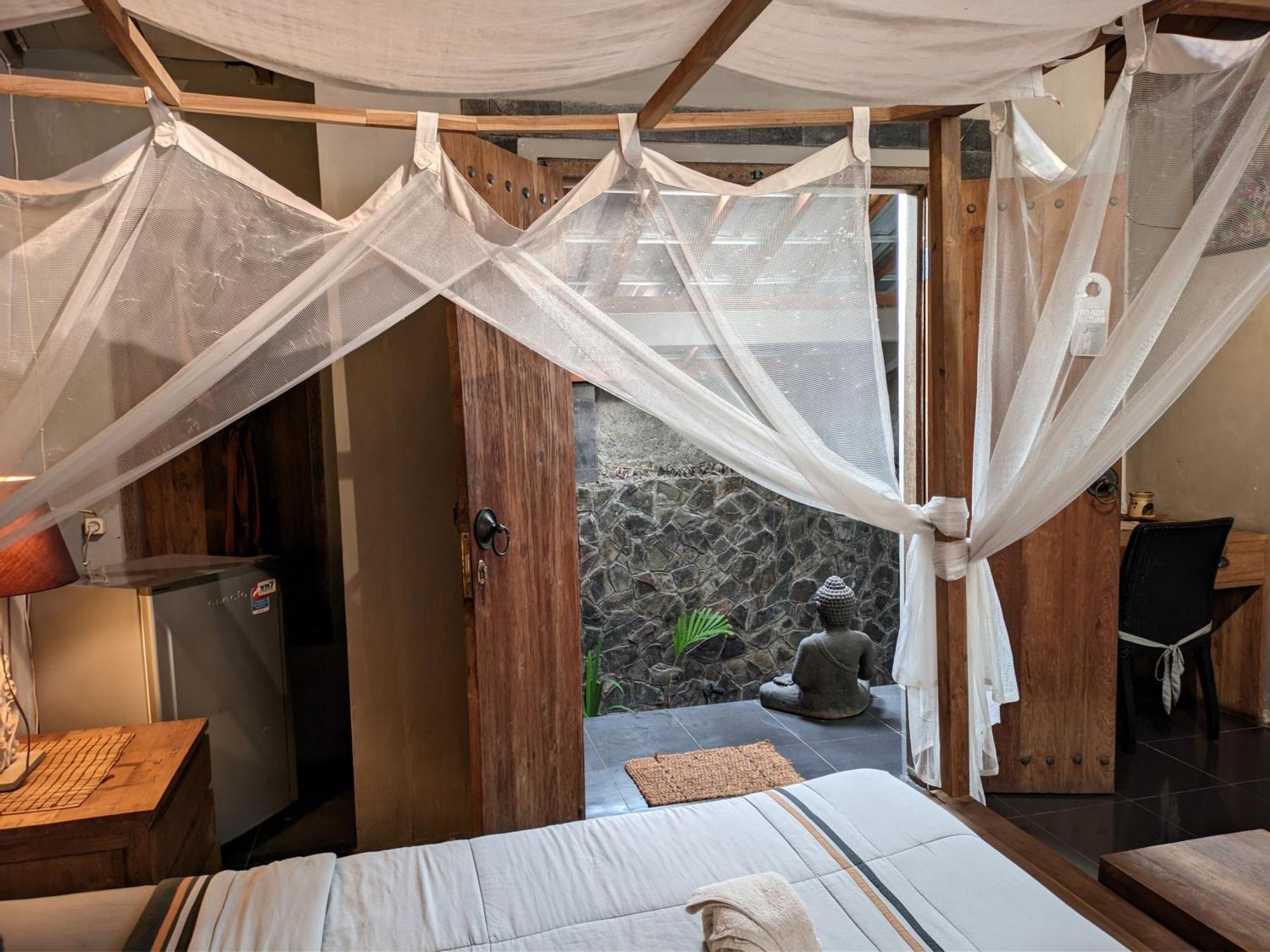 Astuti Gallery Homestay Джок'якарта Екстер'єр фото