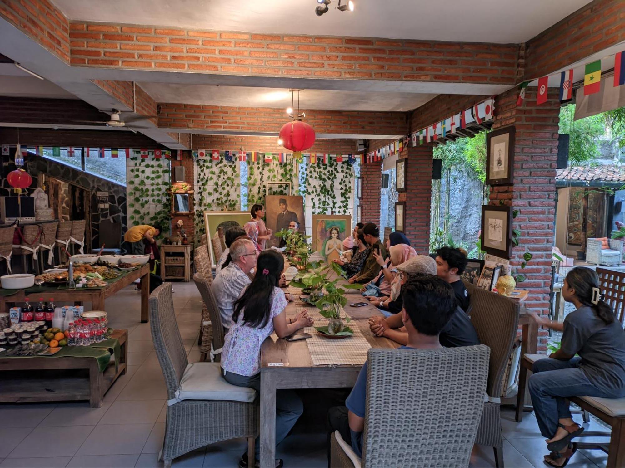 Astuti Gallery Homestay Джок'якарта Екстер'єр фото