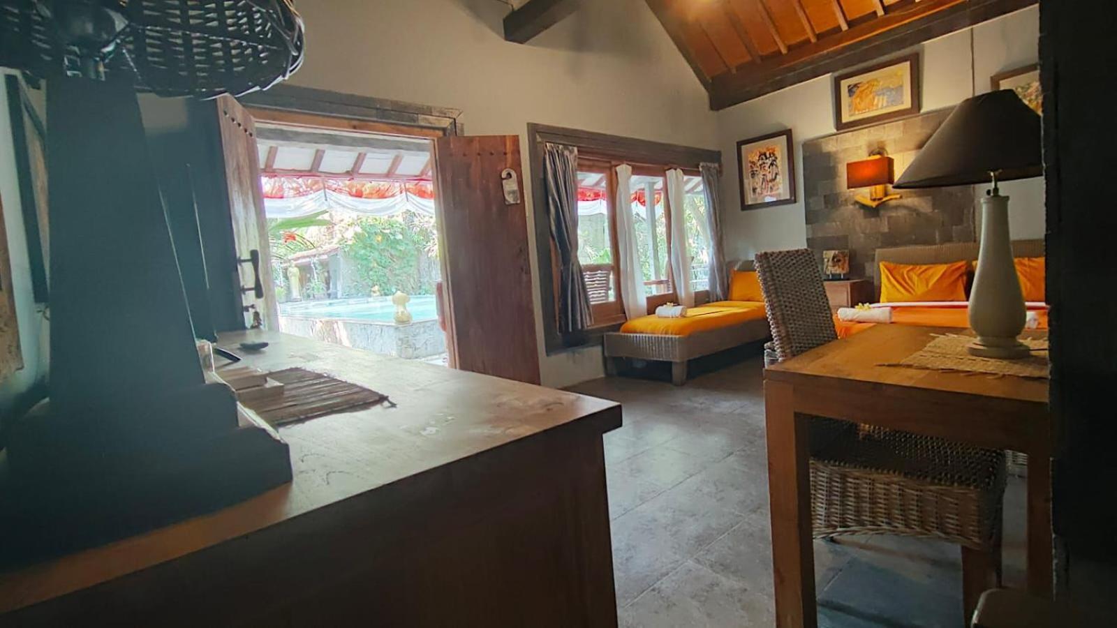 Astuti Gallery Homestay Джок'якарта Екстер'єр фото