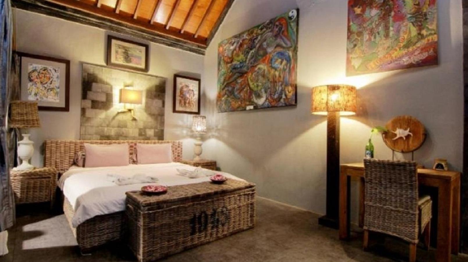 Astuti Gallery Homestay Джок'якарта Екстер'єр фото